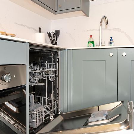 2-Bedroom Victorian Apartment In Kensington London Eksteriør billede