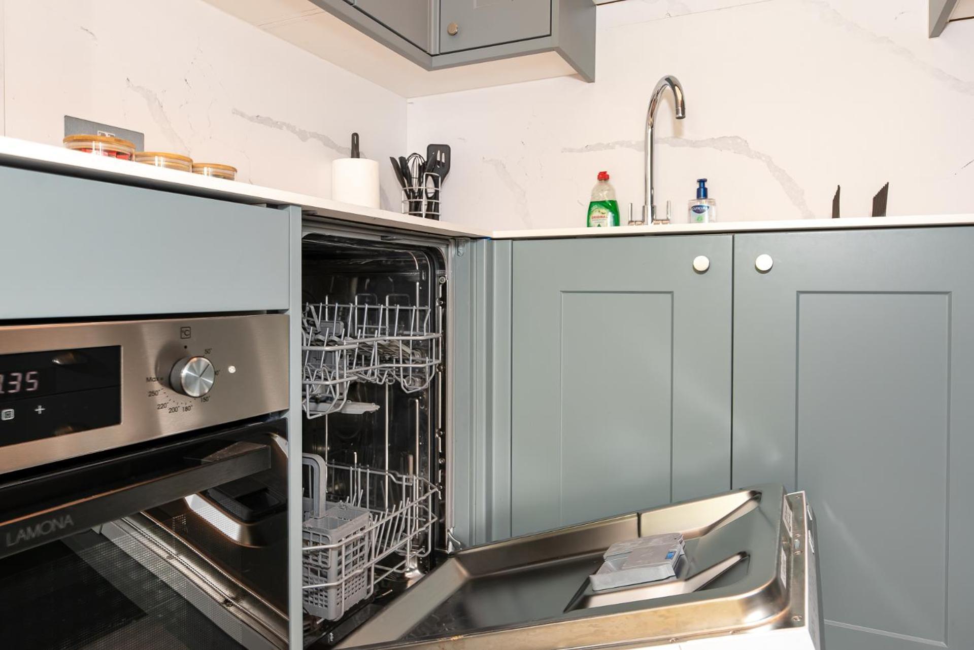 2-Bedroom Victorian Apartment In Kensington London Eksteriør billede