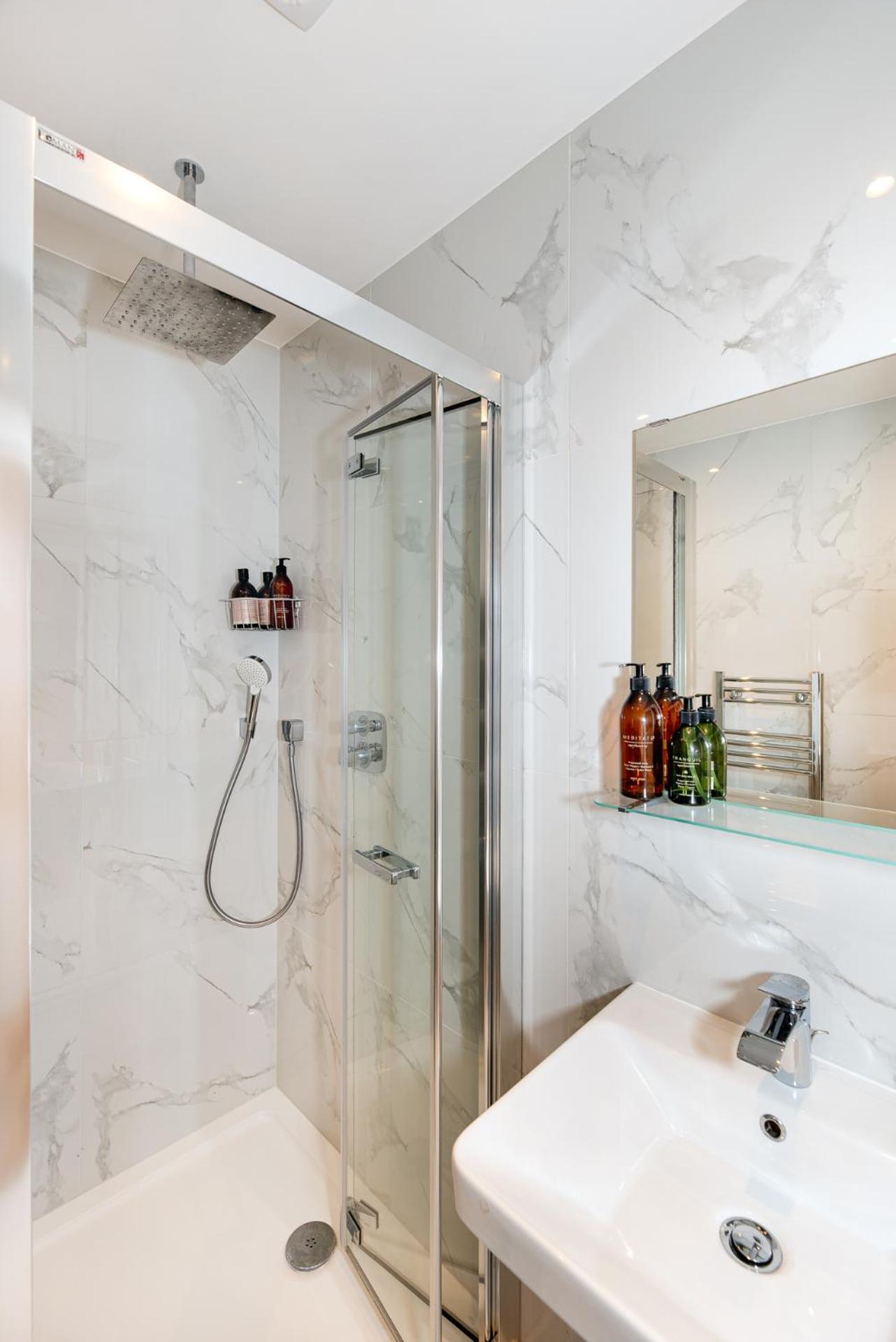 2-Bedroom Victorian Apartment In Kensington London Eksteriør billede