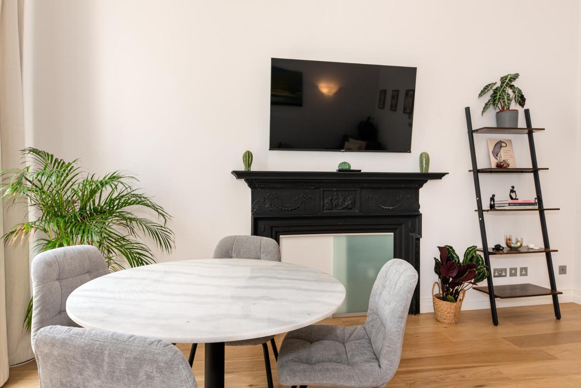 2-Bedroom Victorian Apartment In Kensington London Eksteriør billede